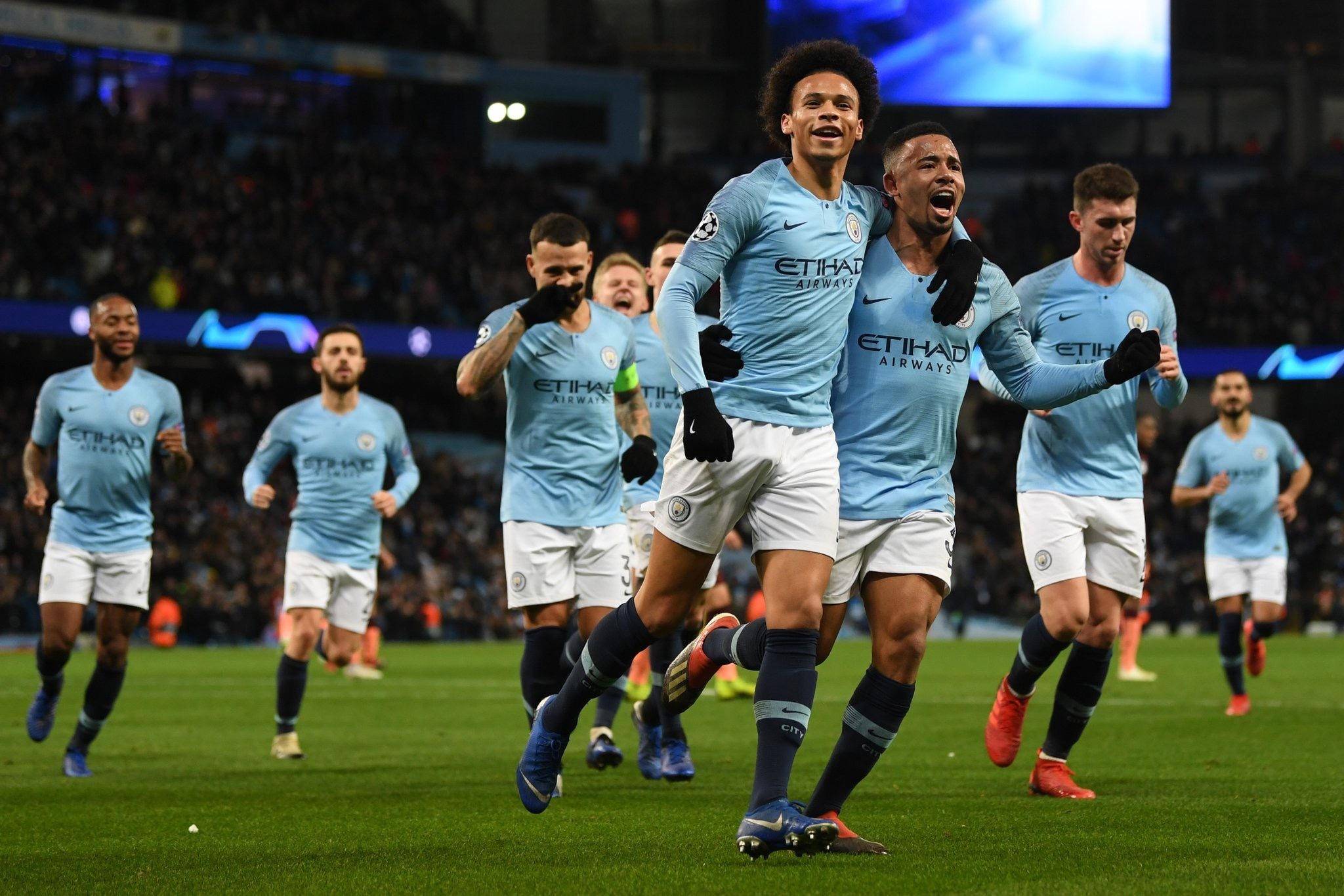 并且会按球 并且会按球